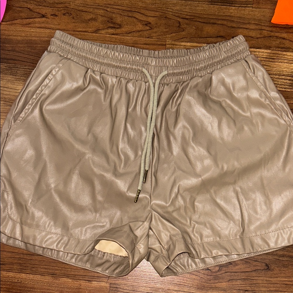 Entro Tan Women's Shorts